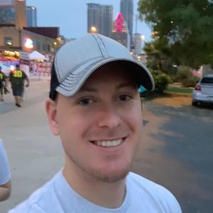 Meet your Posher, Travis